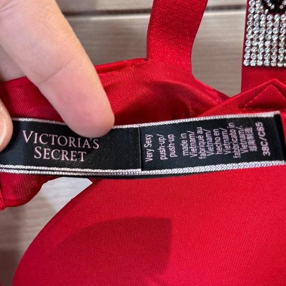 Victoria’s Secret | NWT Shine Strap Smooth Push-Up Bra Size 38C - Picture 6 of 9